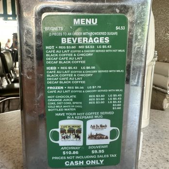 Cafe Du Monde - Cafes Near Me - New Orleans, Louisiana