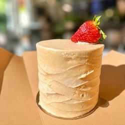 Carmella's Cafe & Dessert Bar - Balsamic Strawberry (seasonal flavor)