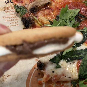 Blaze Pizza - Smores - I give this 5/5 as it was not overwhelmingly sweet. Just perfect - Salad Near Me - Clark, New Jersey