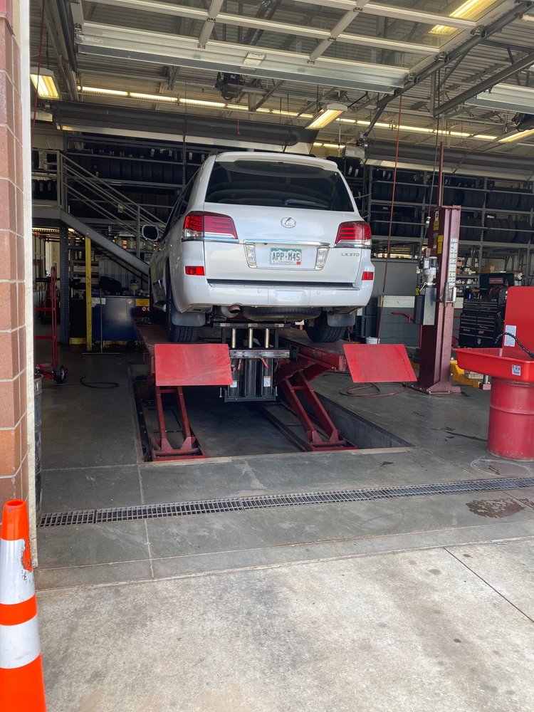 Les Schwab Tire Center gift card