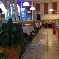 Pizzeria La Piccola - The back sitting area.