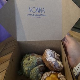 Pistachio Croissant