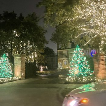 River Oaks Christmas Lights - Holiday Decorating Services Near Me