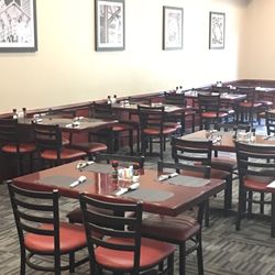 Duke's Lounge - Seating at the Peppermill Bar and Grille