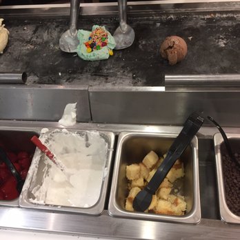 コールド ストーン クリーマリー 横浜ランドマークプラザ店 Ice Cream Frozen Yogurt 西区みなとみらい2 2 1 横浜市 神奈川県 Japan Phone Number Yelp