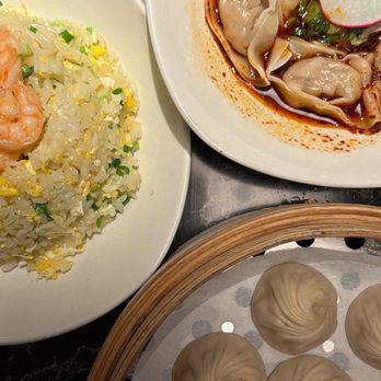 Din Tai Fung - Shrimp Fried Rice & Chicken Spicy Wontons (8 each) - Shanghainese Near Me - Glendale, California Din Tai Fung - Shrimp Fried Rice & Chicken Spicy Wontons (8 each) - Shanghainese Near Me - Glendale, California