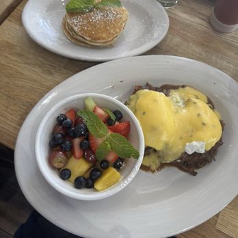 Green Eggs Cafe - Short Rib Benedict & silver dollar pancakes - Breakfast & Brunch Near Me - Philadelphia, Pennsylvania Green Eggs Cafe - Short Rib Benedict & silver dollar pancakes - Breakfast & Brunch Near Me - Philadelphia, Pennsylvania