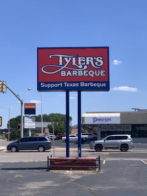 Tyler's Barbeque by null