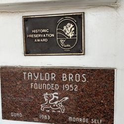 Taylor Bros Hot Dog Stand - Long standing for a reason