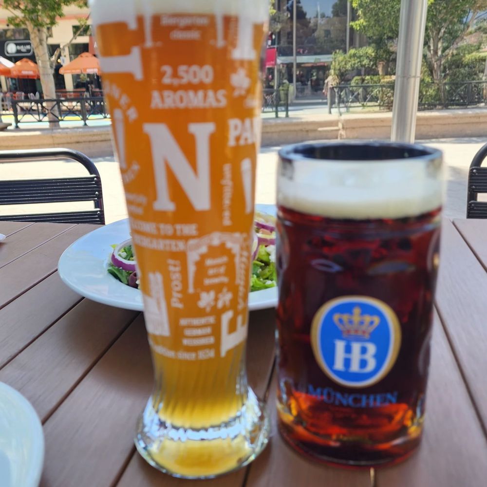 Das Bierhauz - Mountain View - WEISS (Hefeweizen) Paulaner LAGER (Black) Kstrizer - Beer Gardens Near Me - Mountain View, California
