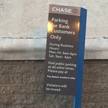 Chase Bank - Don't have to worry about finding parking - Banks & Credit Unions Near Me - San Diego, California