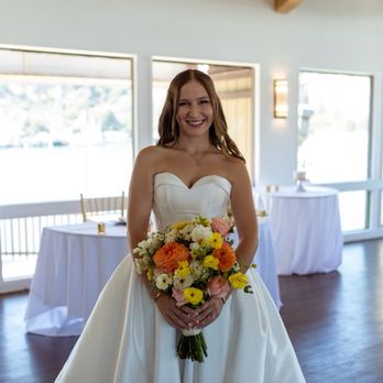 Strut Bridal Salon - Bridal Near Me - Long Beach, California