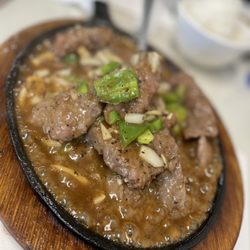 Waimalu Chop Suey - Sizzling beef tenderloin...DO NOT RECOMMEND! It was chewy and very peppery.. you can see it in the photo how it's loaded with black pepper.