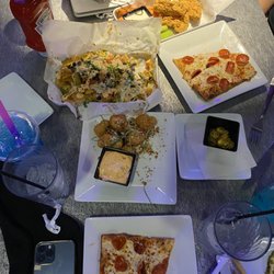 Dave & Buster's Euless - $5 late night happy hour apps