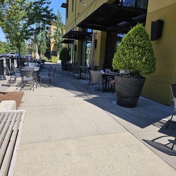 North Fork Tavern - Outside seating - New American Near Me - Eugene, Oregon