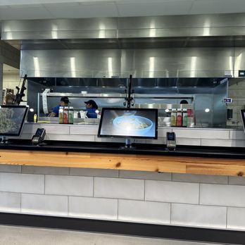 honeygrow - The kiosk that you order your food on - Salad Near Me - Hanover, Maryland