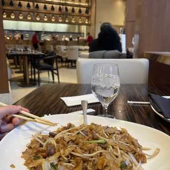 Ginger - Hong Kong Style Beef Chow Fun - Chinese Near Me - National Harbor, Maryland