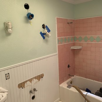 Aloha Painting - retro bathroom in progress - Painters Near Me