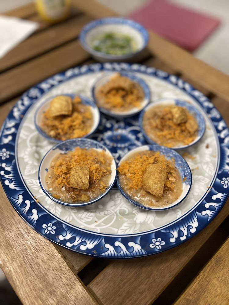 TRUONG TIEN RESTAURANT Updated May 2024 392 Photos & 97 Reviews