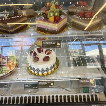 Sheng Kee Bakery & Cafe - Bakeries Near Me - Daly City, California