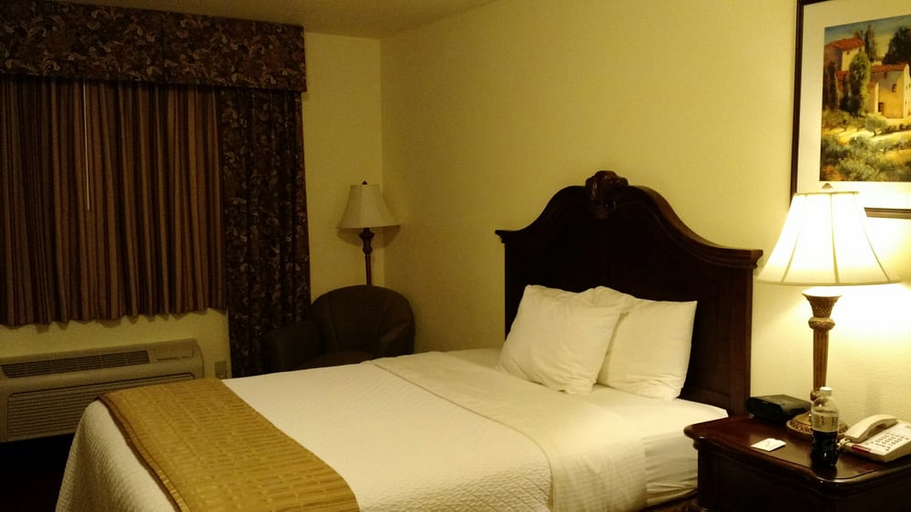 STONE HEARTH INN Updated September 2024 1639 Hwy 50 E, Linn