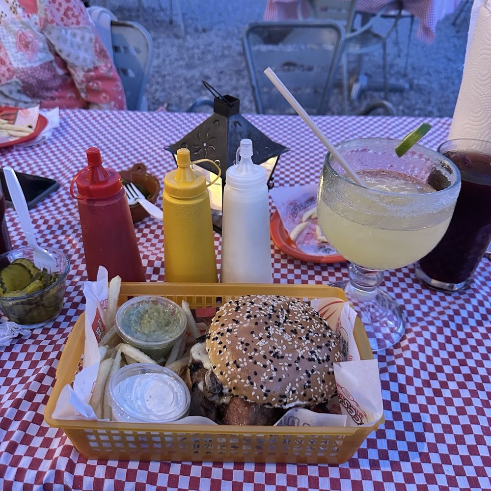 Bandidos - The MM'Mmmm - Burgers Near Me - La Paz, BCS Bandidos - The MM'Mmmm - Burgers Near Me - La Paz, BCS