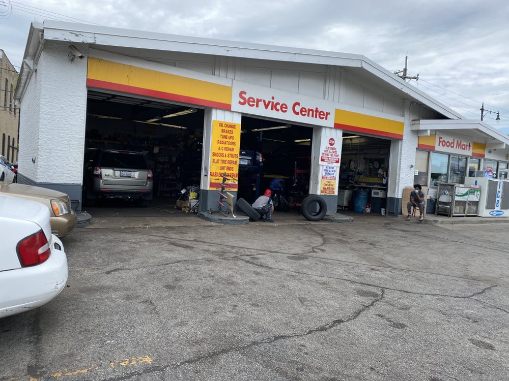 DEVON & CLARK AUTO REPAIR Updated September 2024 6346 N Clark St, Chicago, Illinois Auto