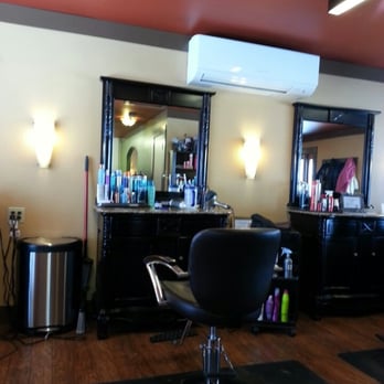 Ciao Bella Salon - stations at salon - Hair Stylists Near Me - St. Charles, Missouri Ciao Bella Salon - stations at salon - Hair Stylists Near Me - St. Charles, Missouri