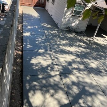 Daniel's Concrete - After side yard. - Masonry/Concrete Near Me Daniel's Concrete - After side yard. - Masonry/Concrete Near Me