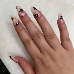 Wonder Nails - Nails done by Annie