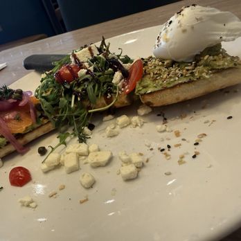 Broken Yolk Cafe - American Near Me - Las Vegas, Nevada
