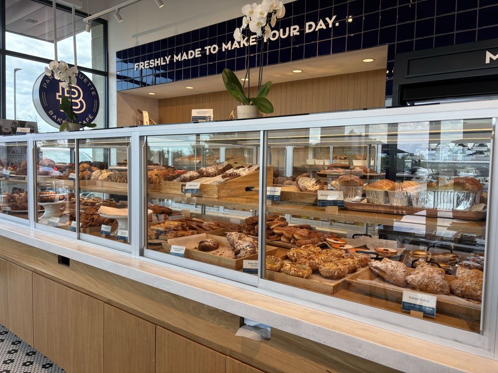 Paris Baguette Image