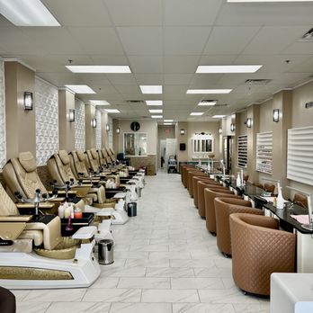 OMG Nail Spa - Nail Salons Near Me - Cedar Falls, Iowa