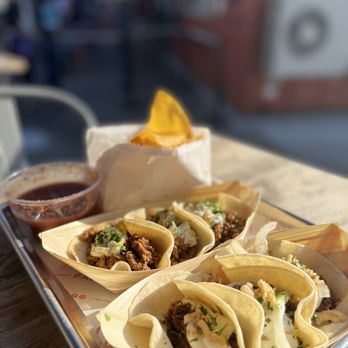 Boxi Park - a tray of tacos and chips - Bars Near Me - Orlando, Florida Boxi Park - a tray of tacos and chips - Bars Near Me - Orlando, Florida