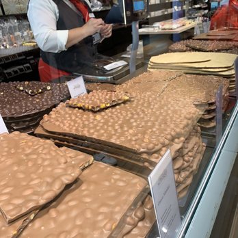 Läderach Chocolatier Suisse - Chocolatiers & Shops Near Me - Zermatt, VS Läderach Chocolatier Suisse - Chocolatiers & Shops Near Me - Zermatt, VS