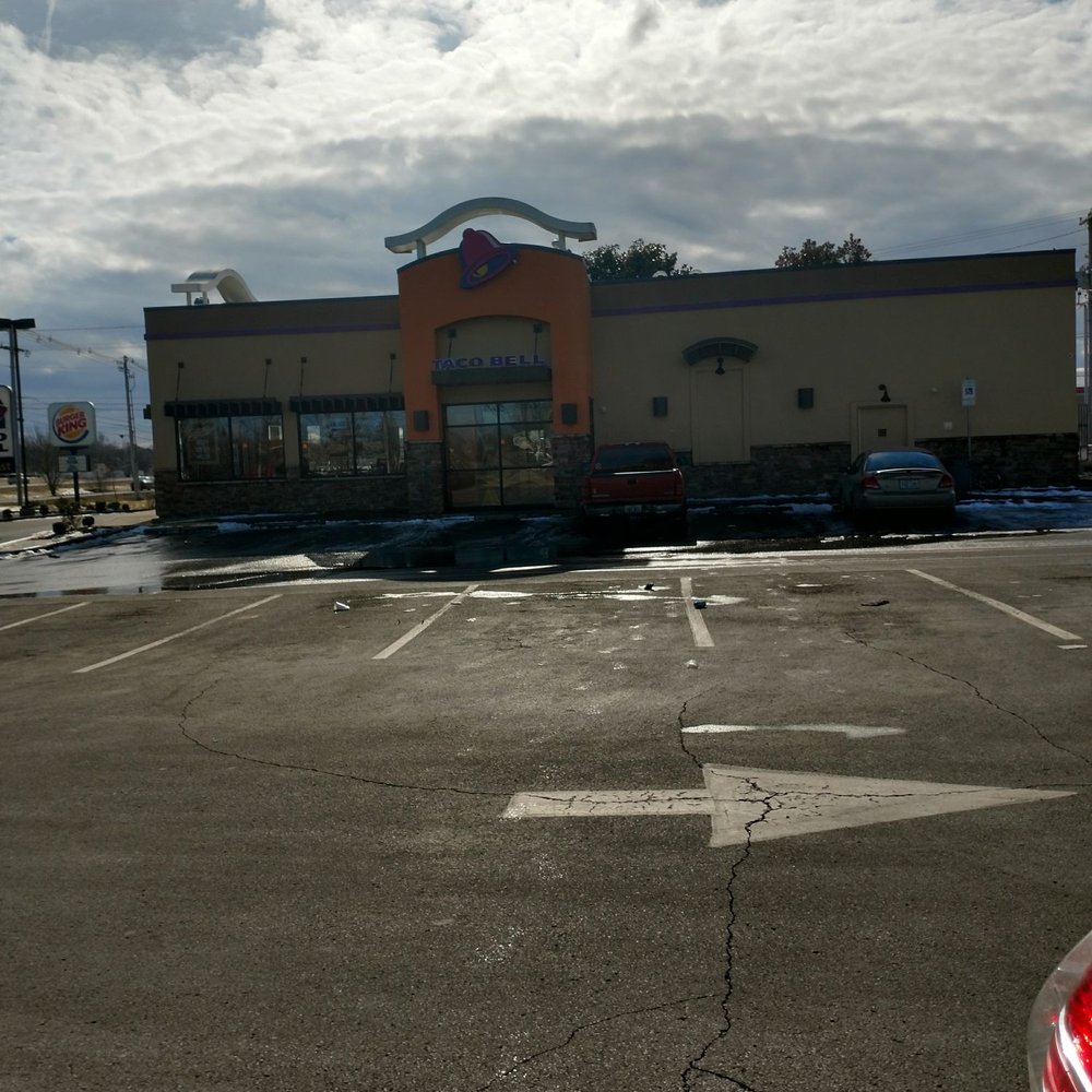 Taco Bell - Front - Fast Food Near Me - Louisville, Kentucky Taco Bell - Front - Fast Food Near Me - Louisville, Kentucky