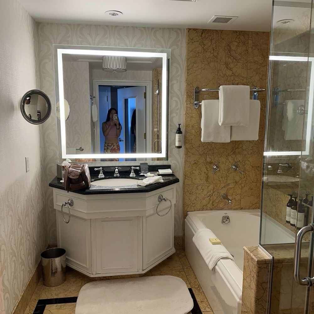 Fairmont San Francisco - Bathroom - Hotels Near Me - San Francisco, California Fairmont San Francisco - Bathroom - Hotels Near Me - San Francisco, California