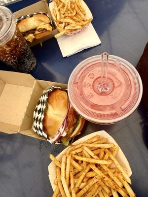 Marathon Burger by null