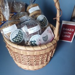 Small Kitchen Bakery - Cookies made to order. Christmas, special occasions, and cookie tables