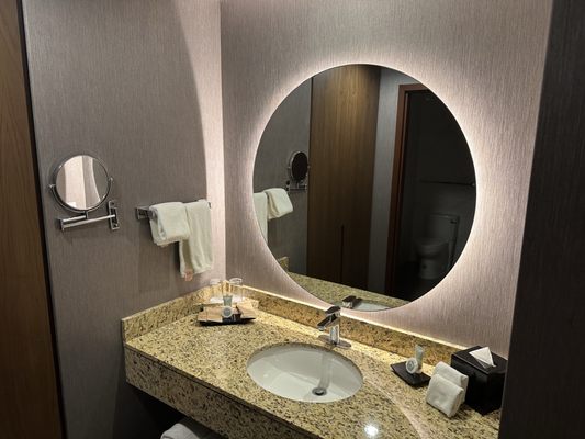 Courtyard by Marriott Mexico City Airport by null