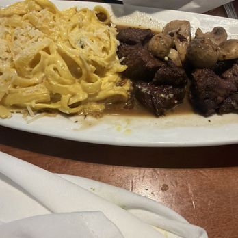 El Rocoto - Delicious Fetuccine Pasta with sirloin and mushrooms - Peruvian Near Me - Cerritos, California El Rocoto - Delicious Fetuccine Pasta with sirloin and mushrooms - Peruvian Near Me - Cerritos, California