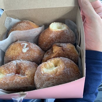 Leonard's Bakery - Bakeries Near Me - Honolulu, Hawaii