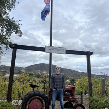 Robert Renzoni Vineyards - Wineries Near Me - Temecula, California Robert Renzoni Vineyards - Wineries Near Me - Temecula, California