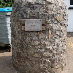 Mabie Farm Park - Cairn for animals put to rest due to hoof & mouth disease.