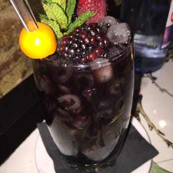 Cera 23 - The famous blackberry mojito - Spanish Near Me - Barcelona, B