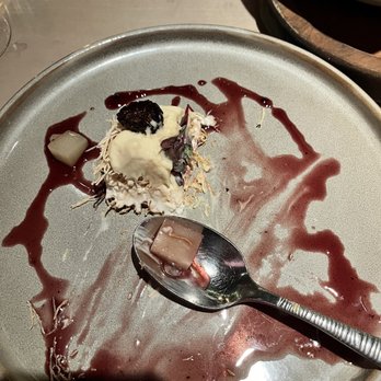 LÝRA - Birds nest dessert - Greek Near Me - Chicago, Illinois