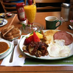 Chez Cora - Best breakfast place ever!