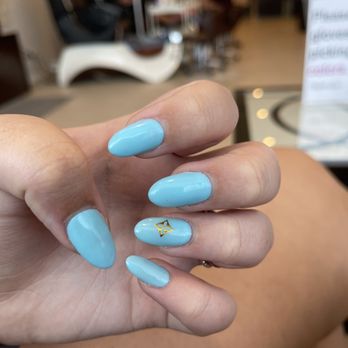 Pure Nail & Spa - What i received (left) - Nail Salons Near Me - Strongsville, Ohio Pure Nail & Spa - What i received (left) - Nail Salons Near Me - Strongsville, Ohio
