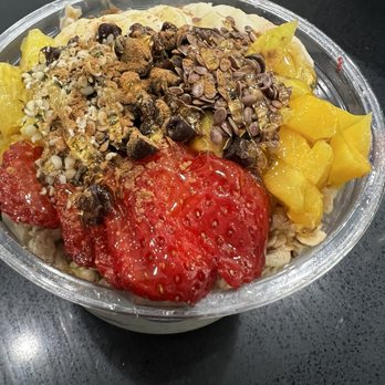 Juice n' Bowls - Signature with pineapple - Juice Bars & Smoothies Near Me - Glendora, California Juice n' Bowls - Signature with pineapple - Juice Bars & Smoothies Near Me - Glendora, California