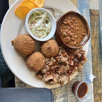 Midtown Eats - Pulled pork platter - American Near Me - Newport News, Virginia